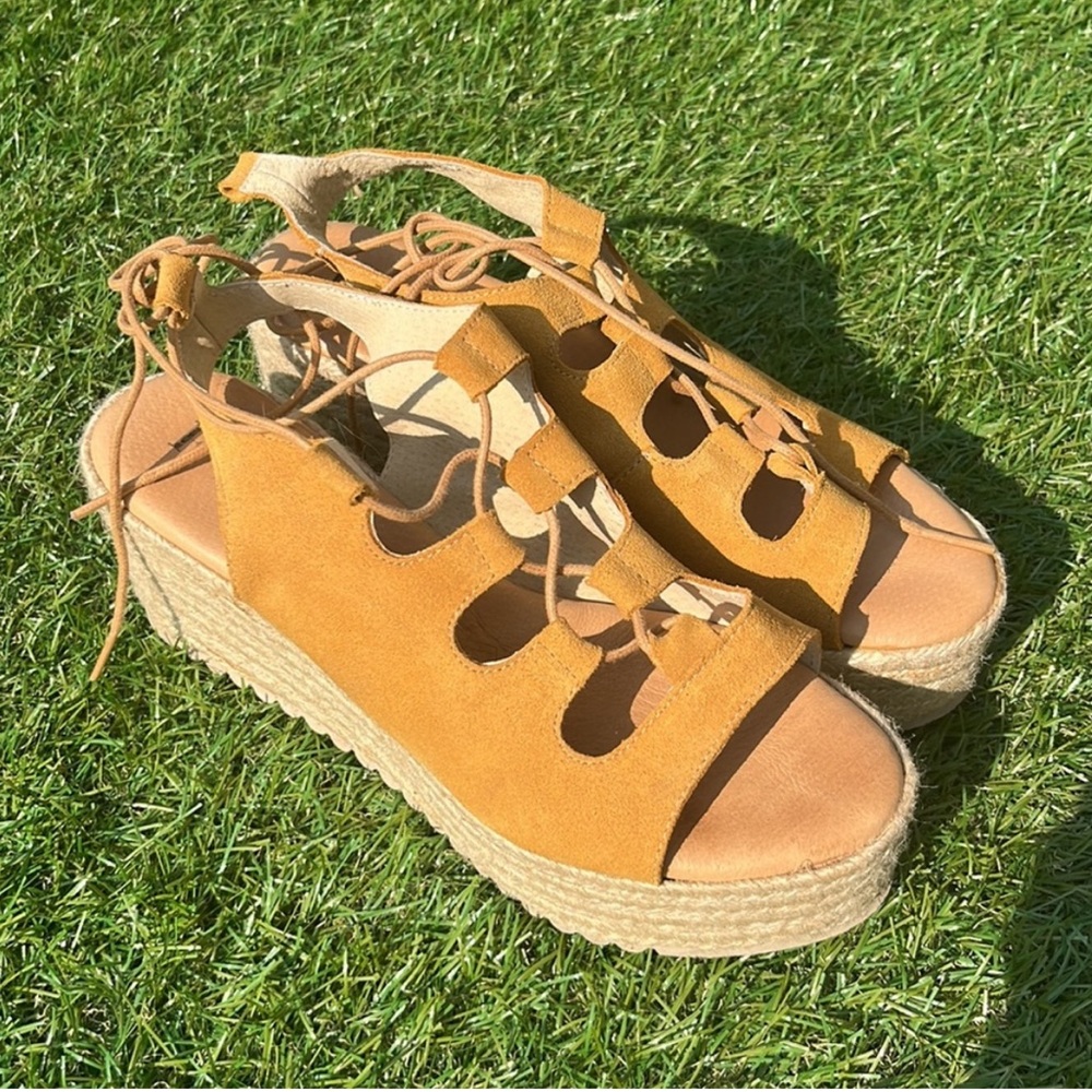 Suede Esperelda Platforms